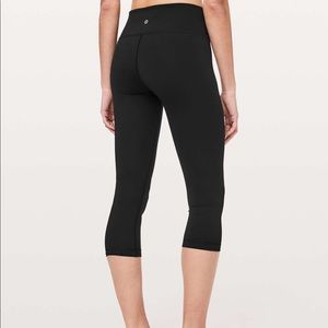 Cropped Black Wunder Under!!! Size 6